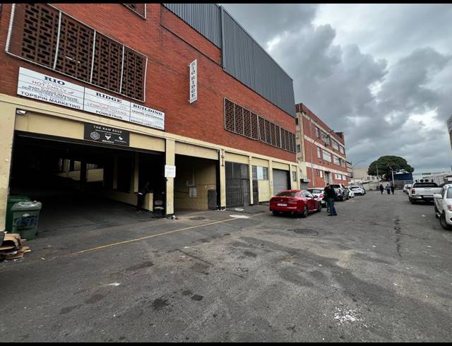 808M² WAREHOUSE TO LET IN STAMFORD HILL